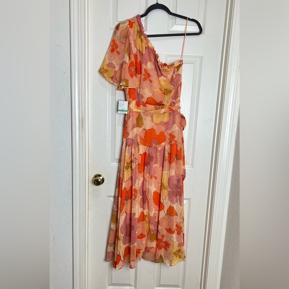 TAYLOR Floral Asymmetrical Neckline One Short Sleeve Ruffle
Trim midi dress - Picture 4 of 12